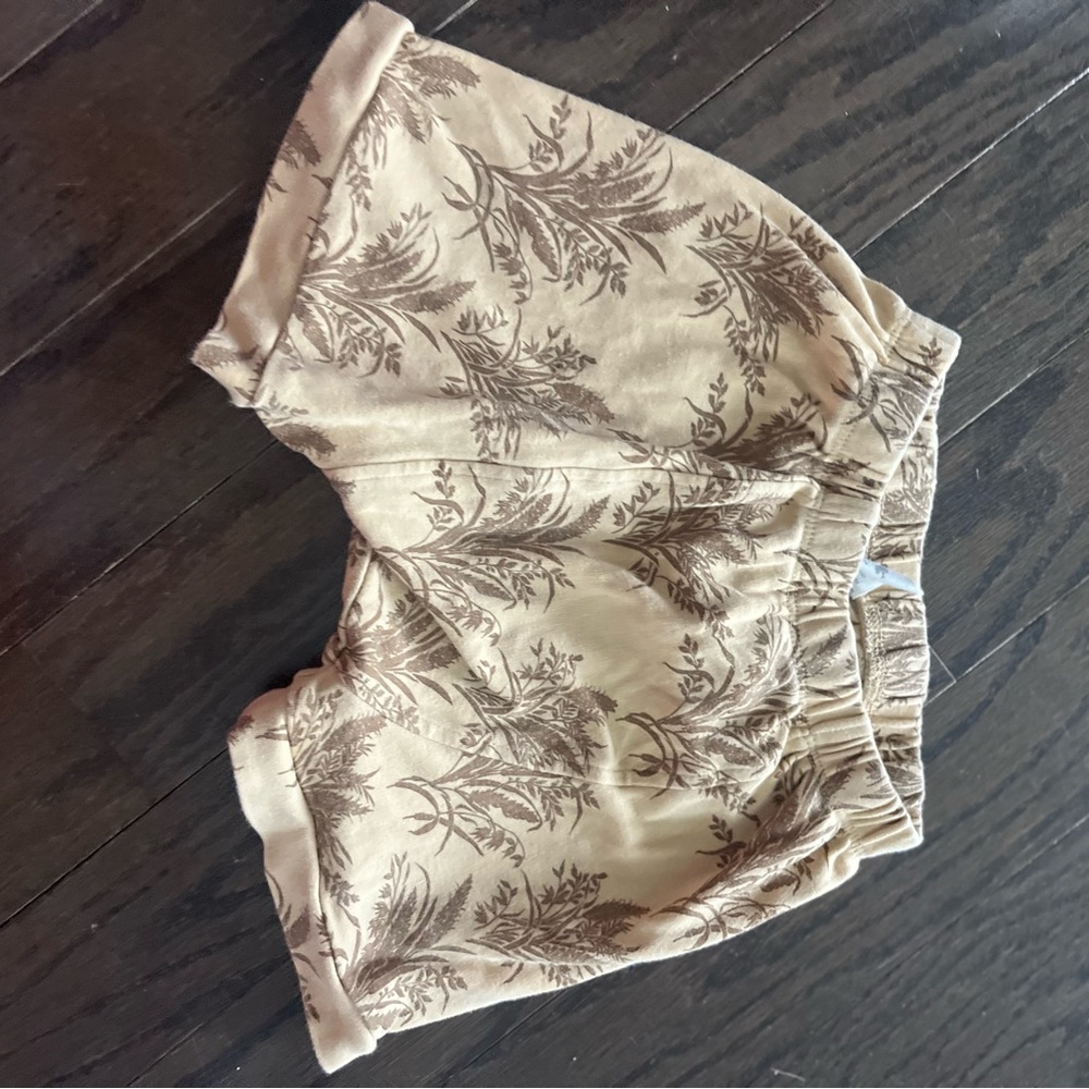 Floral Patterned Tan Shorts